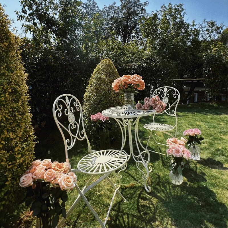Französische Vintage-Eisen-Tis – Outdoor Furniture Cafe Bewertung und Preis
